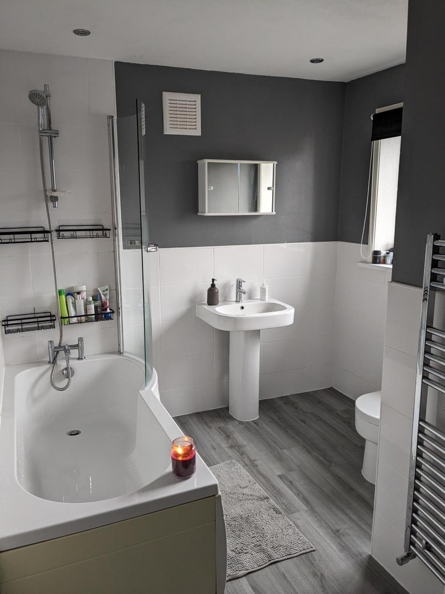 Detached Homestay - Super, King & Double Rooms - Leyland, Preston, Chorley, Lancashire Bilik gambar